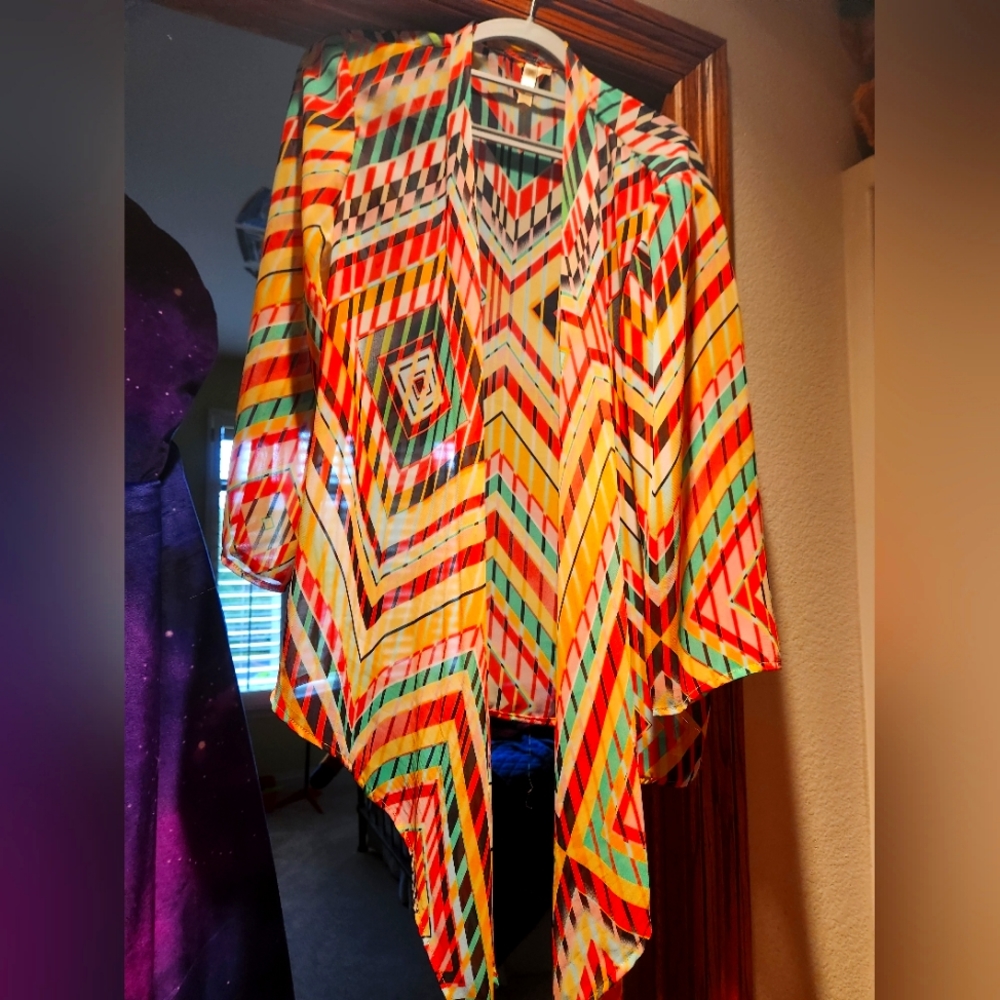Geometric sheer top